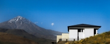 伊朗坡屋顶荒野别墅
