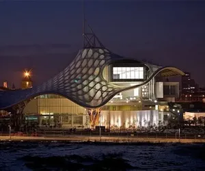 草帽的建筑: 蓬皮杜梅斯中心(Centre Pompidou-Metz)