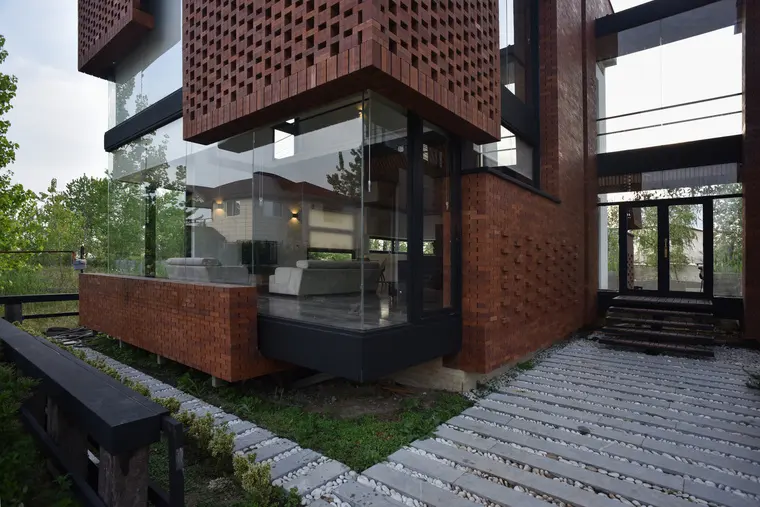resize,w_760.webp