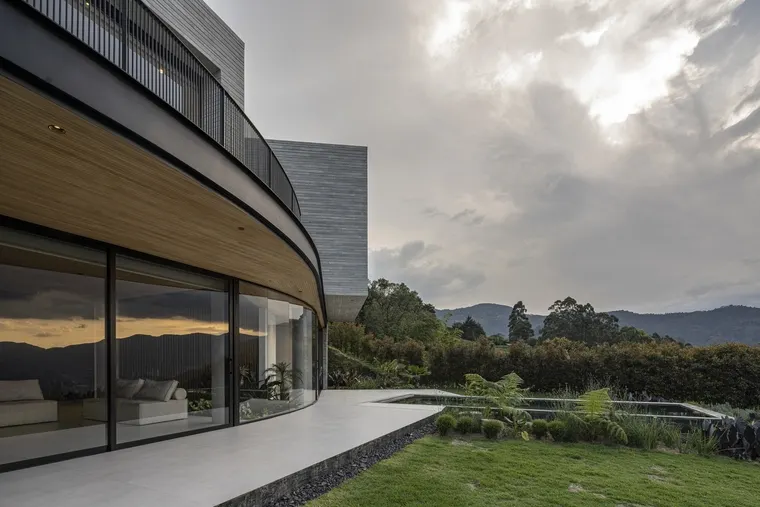 resize,w_760.webp