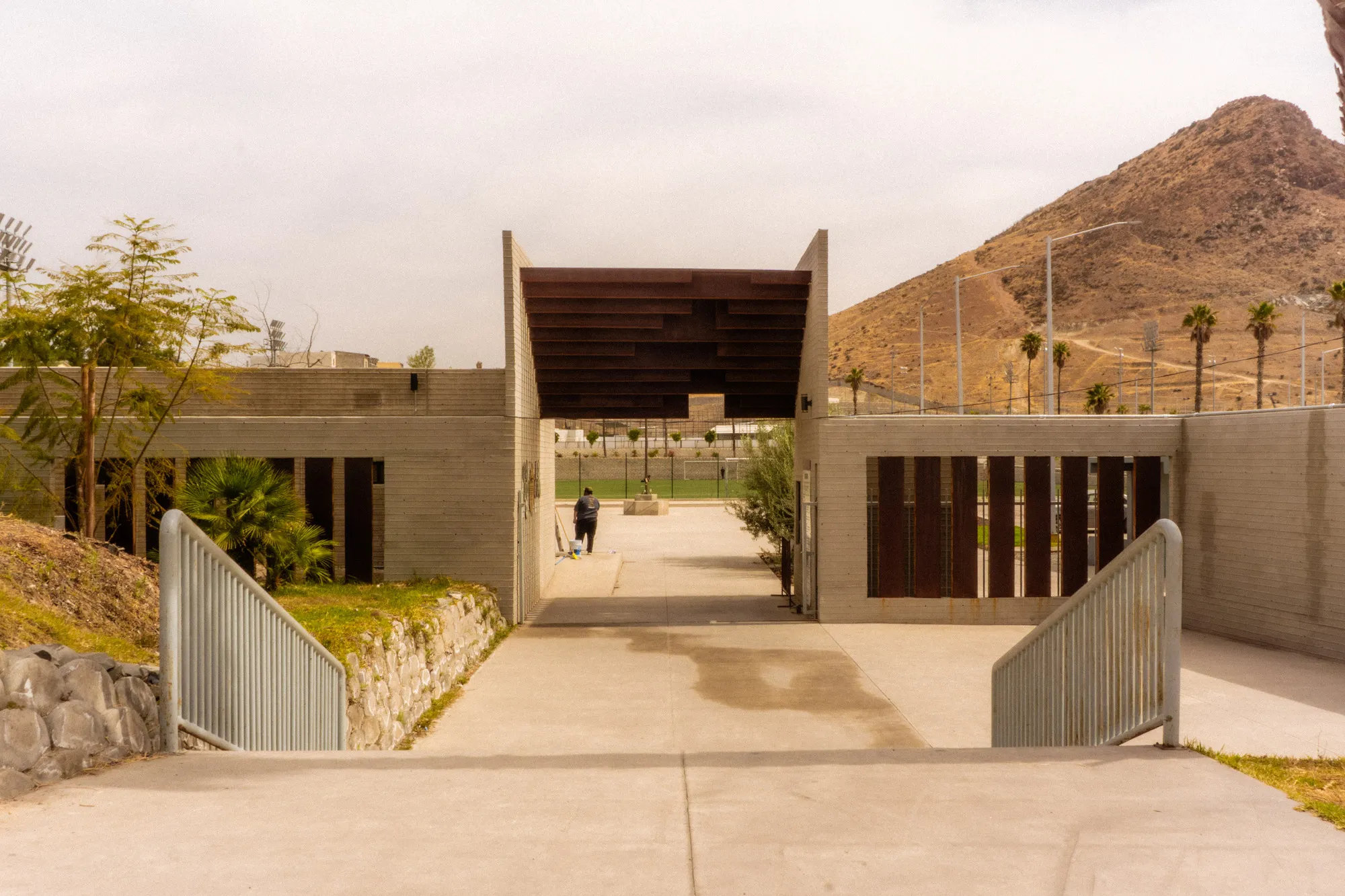 Abejas 体育与娱乐中心 border arquitectos_1183779_1.webp