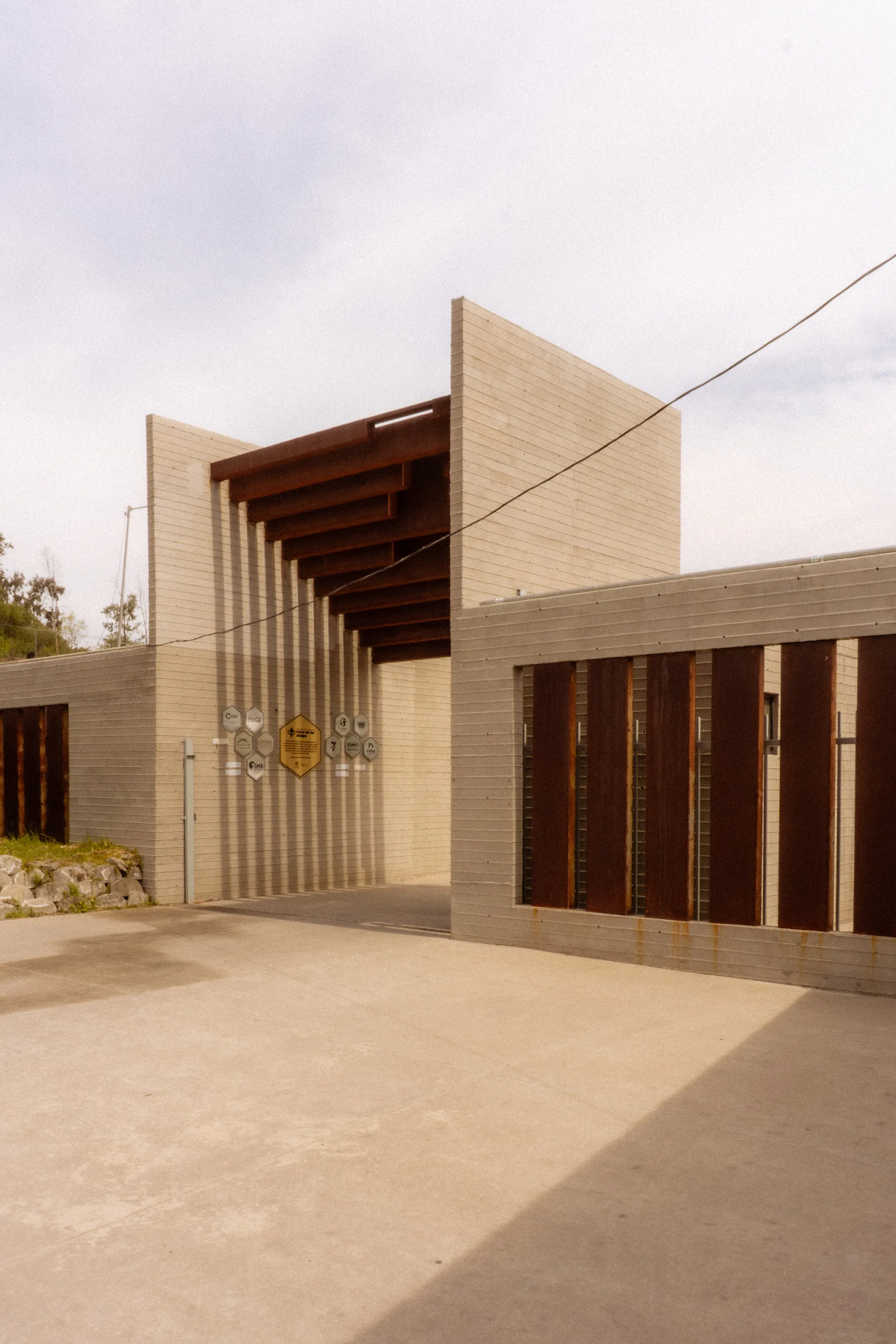 Abejas 体育与娱乐中心 border arquitectos_1183779_2.webp