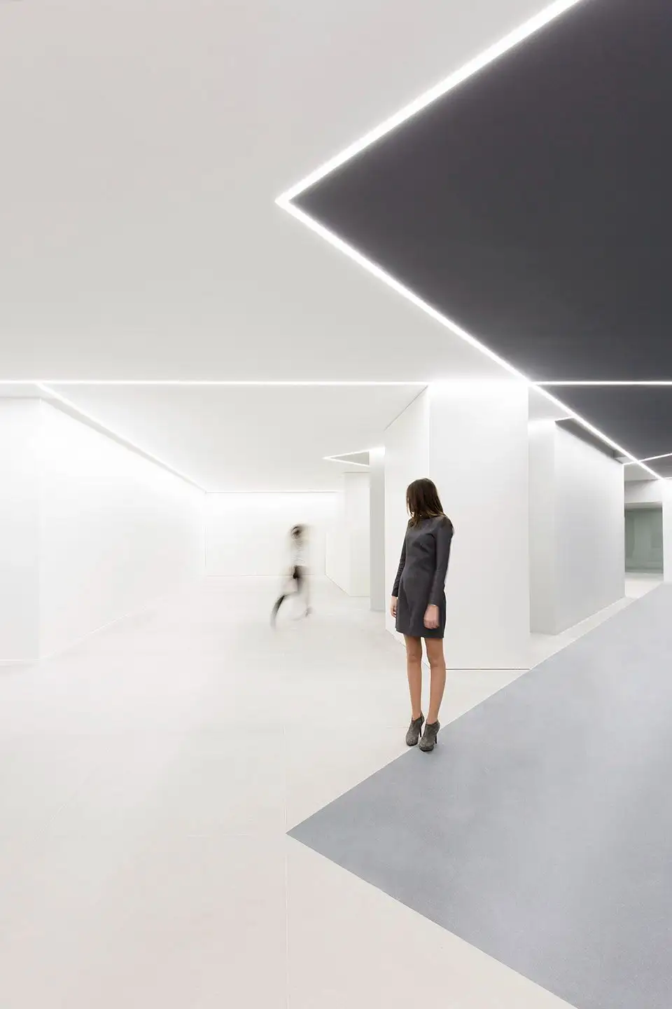 ARV 办公室，西班牙 Fran Silvestre Arquitectos_11.webp