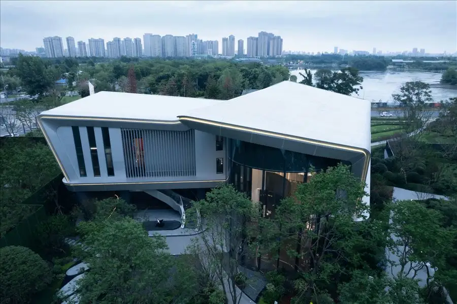 漂浮艺居 舟泊烟渚 成都首开金地 • 鹭鸣北湖--- 成执设计_9080_26.webp