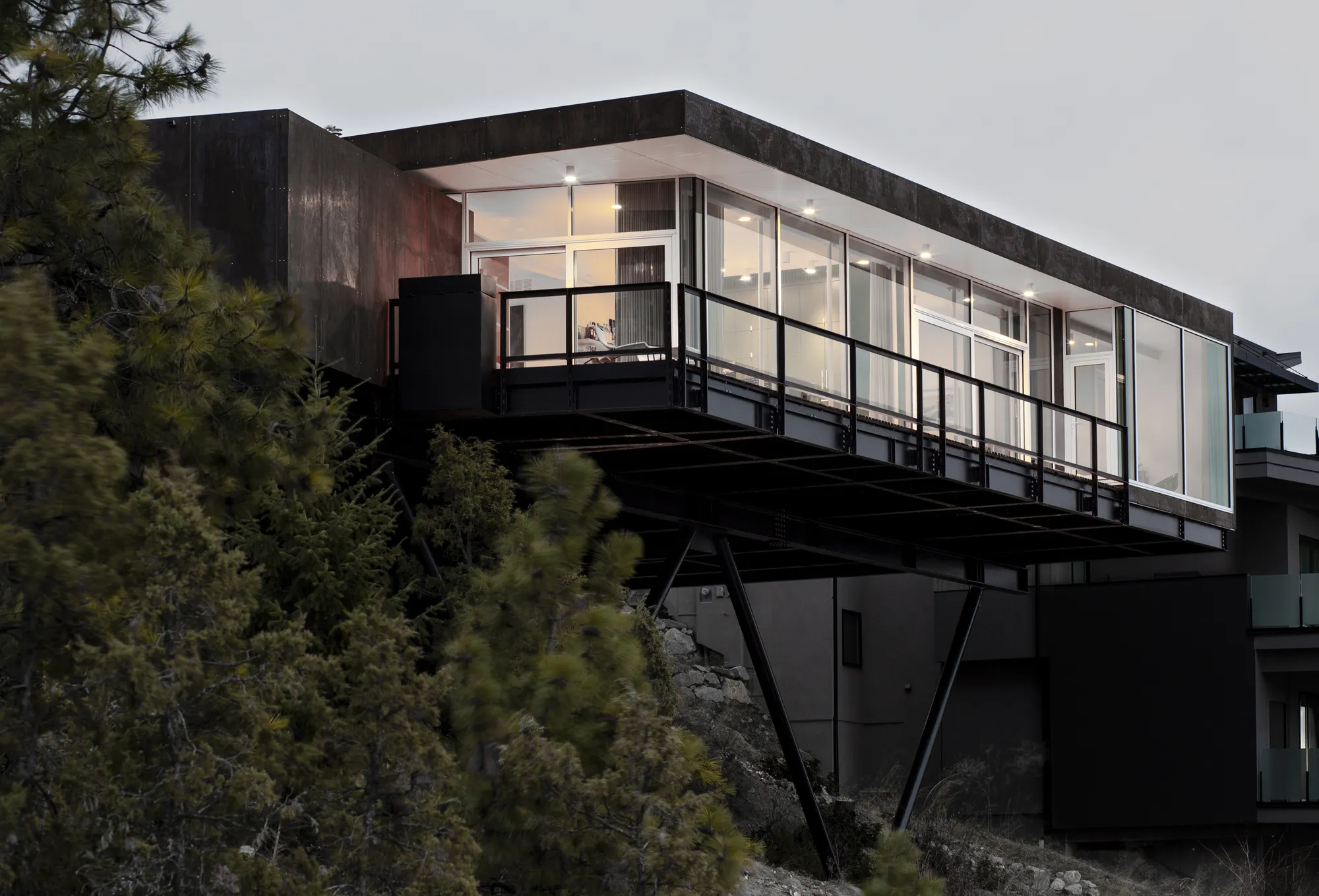 Alton 悬崖住宅 f2a architecture_1171277_1.webp