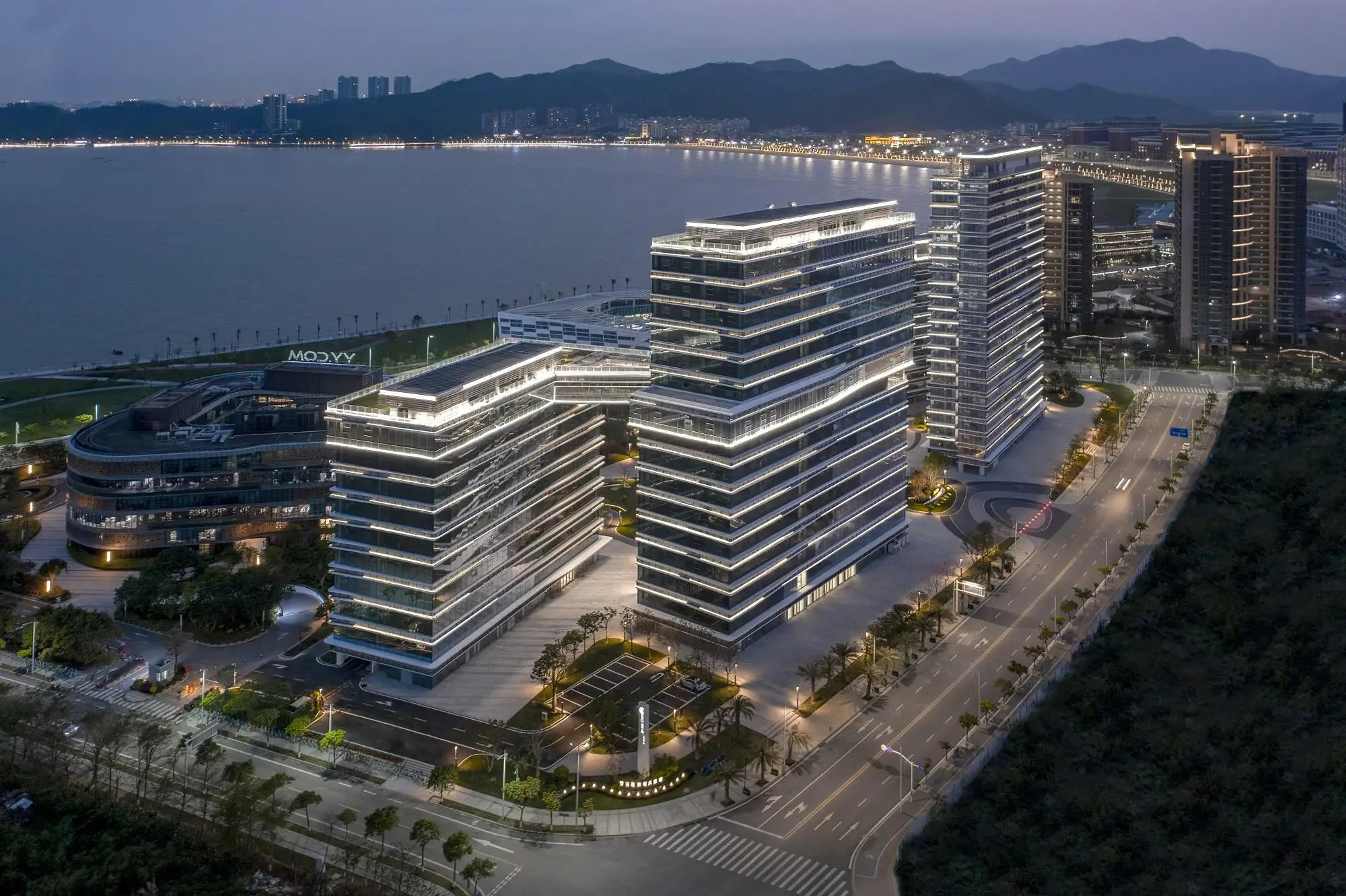10 Design 设计的珠海蓝湾智岛总部基地中心（二期）正式落成_7668_19.webp