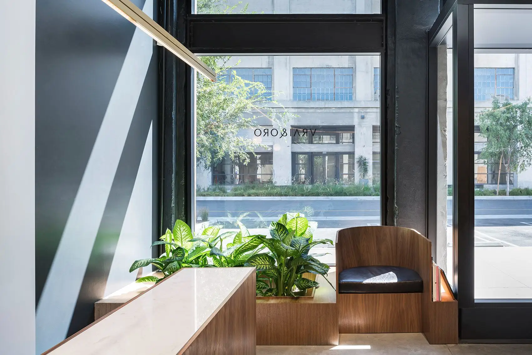 Vrai  Oro珠宝店，洛杉矶 Warren Office For Research and Design_04.webp