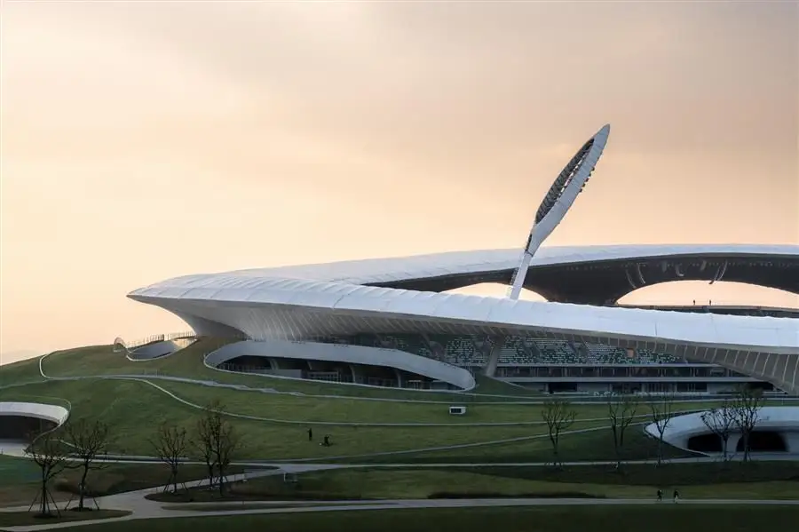 “消失的体育场”建成，马岩松 MAD全球覆土建筑群设计_9216_12.webp