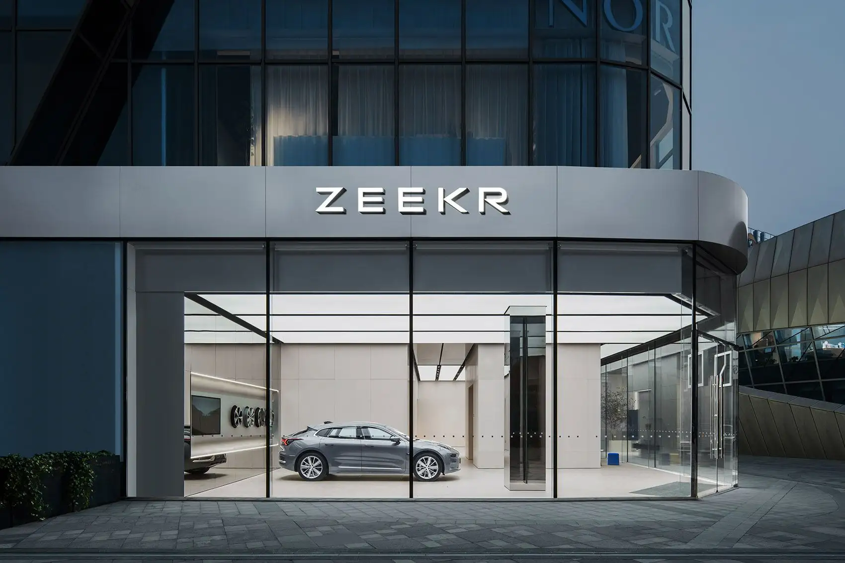 ZEEKR Center极氪中心 西安南湖金座店，陕西 MOC DESIGN OFFICE_04.webp