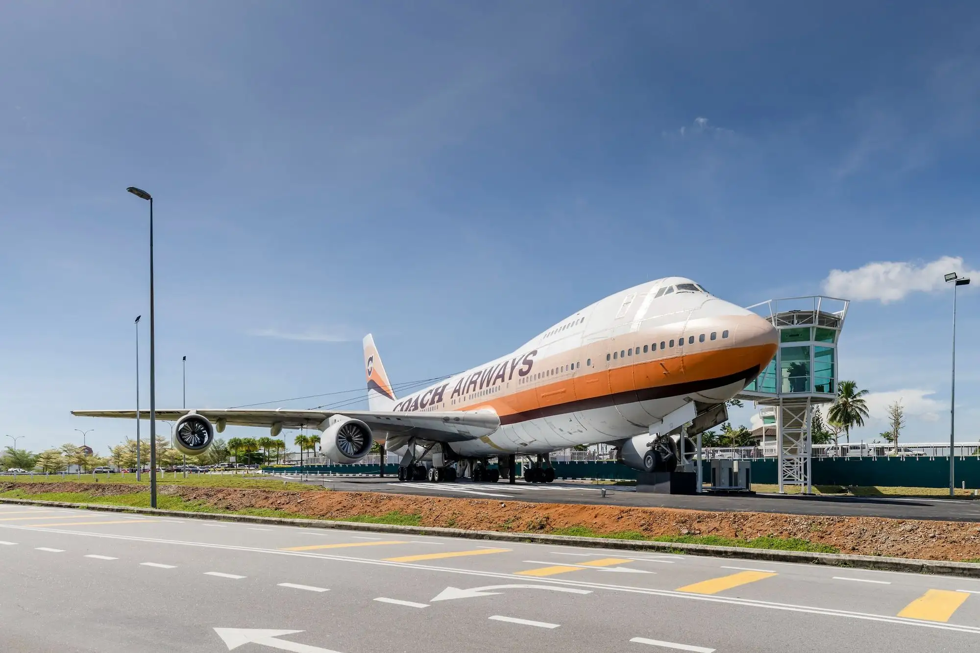 Coach Airways 零售店与咖啡厅 Spacemen   Coach New York_1174731_5.webp