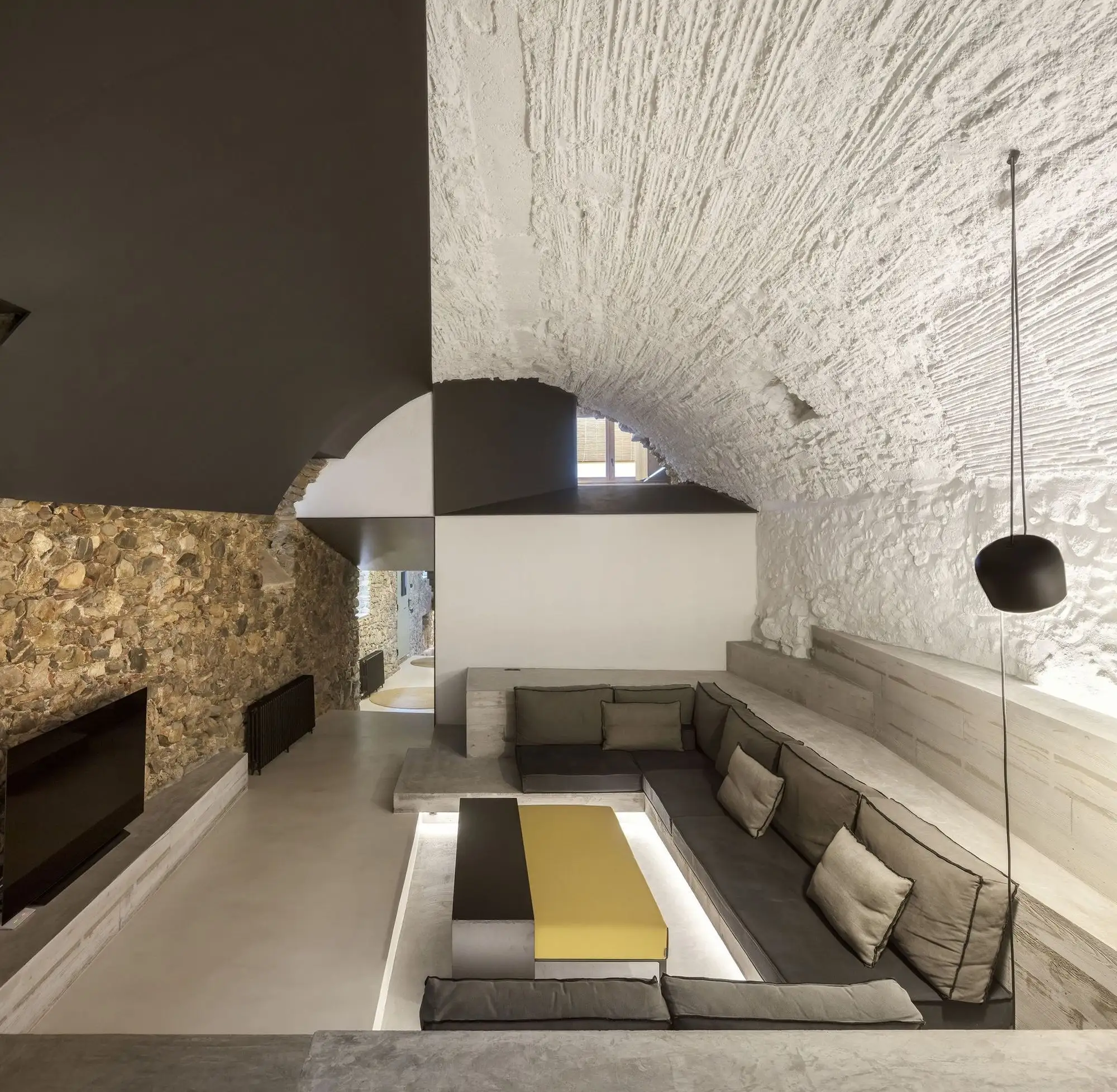 Cruïlles 联排住宅扩建 majoral·tissino architects_1180611_6.webp