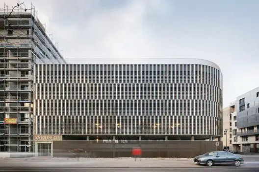 Danube Vert 停车场 COSA Colboc Sachet architectures_1179453_11.webp