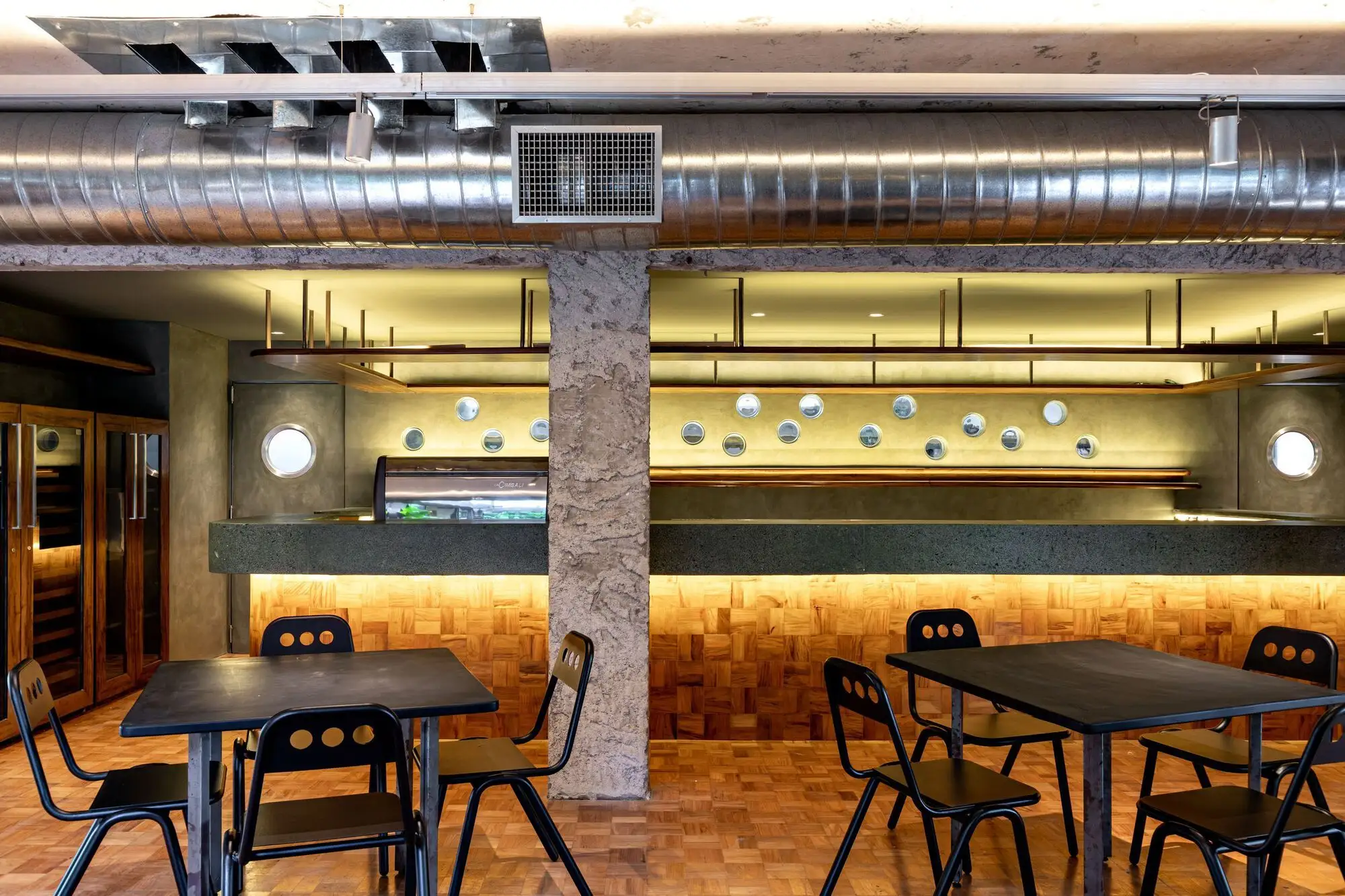 Deus Ex Machina 门店 Meireles   Pavan Arquitetura_1180415_11.webp