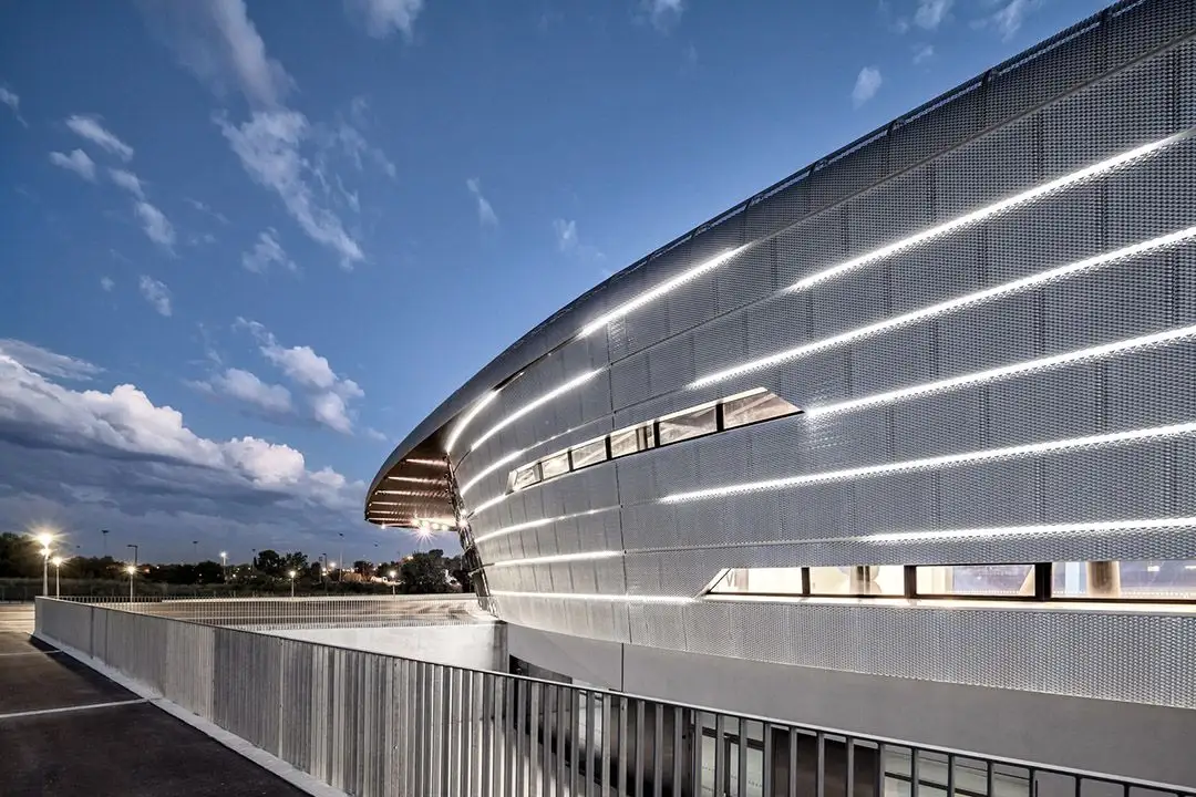 昂蒂布海岸竞技场， 法国 Auer Weber Office_08.webp