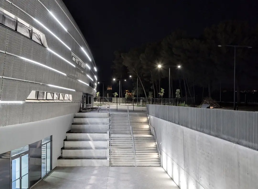 昂蒂布海岸竞技场， 法国 Auer Weber Office_09.webp