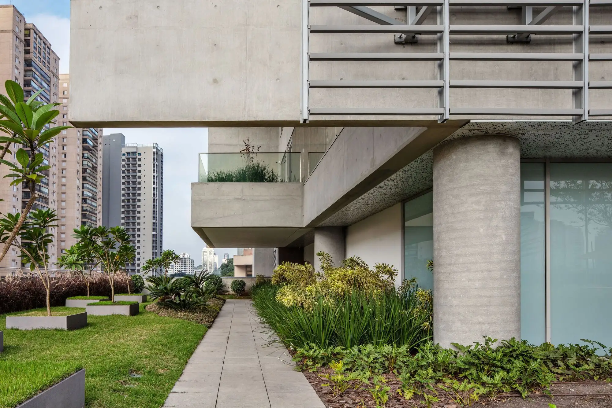 Fleury 集团新行政总部与中央实验室 Dal Pian Arquitetos_1174791_3.webp