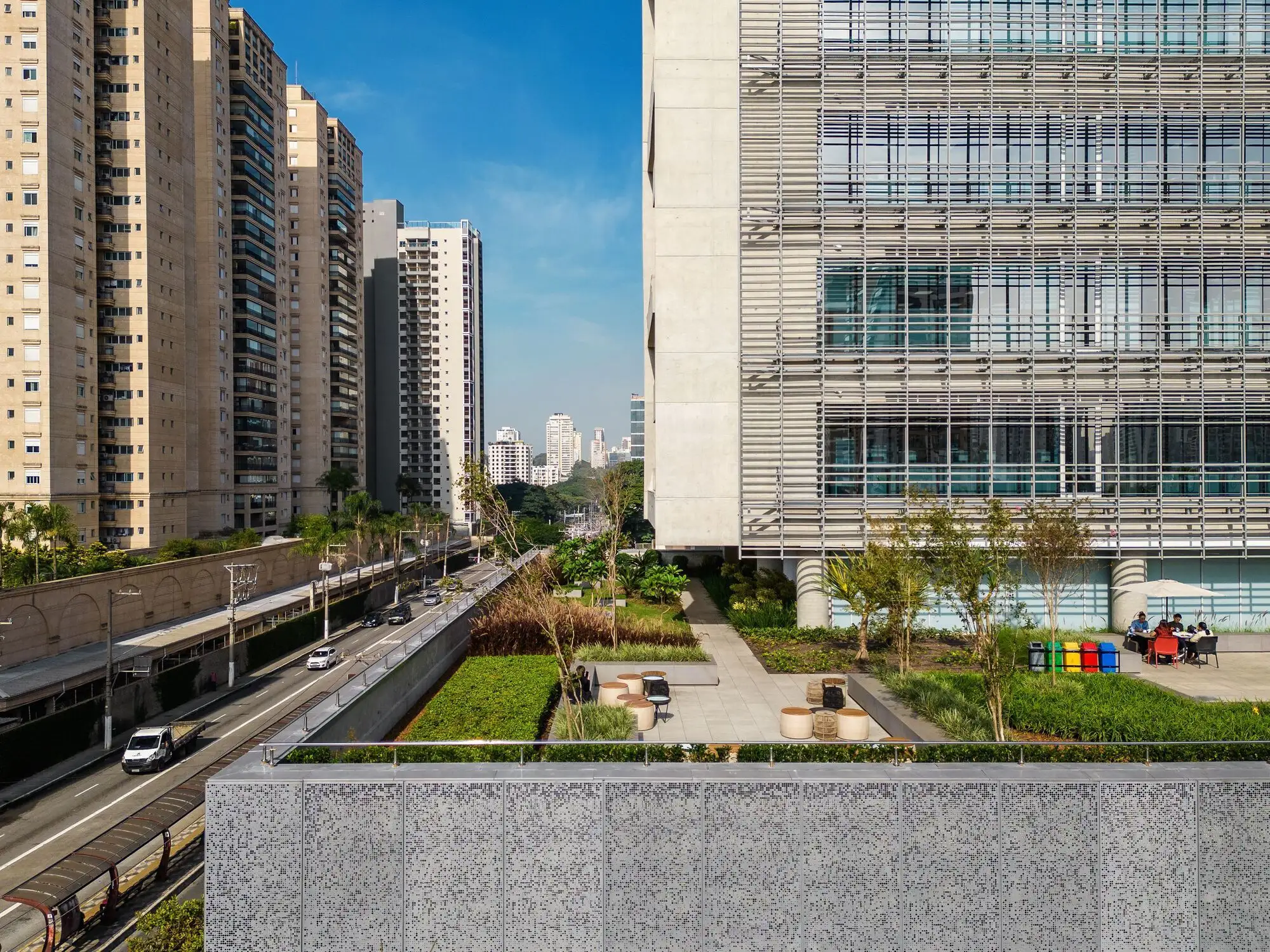Fleury 集团新行政总部与中央实验室 Dal Pian Arquitetos_1174791_8.webp