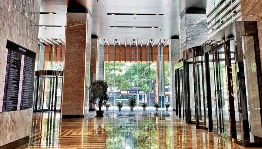 上海世界贸易大厦： 黄浦江畔老旧楼宇变身现代商务空间_9092_9.webp