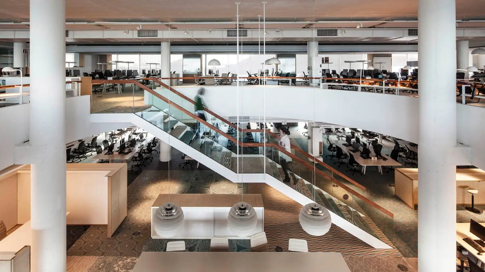 Desigual品牌办公楼，巴塞罗那 TURULL SÖRSENSEN ARQUITECTOS_03.webp