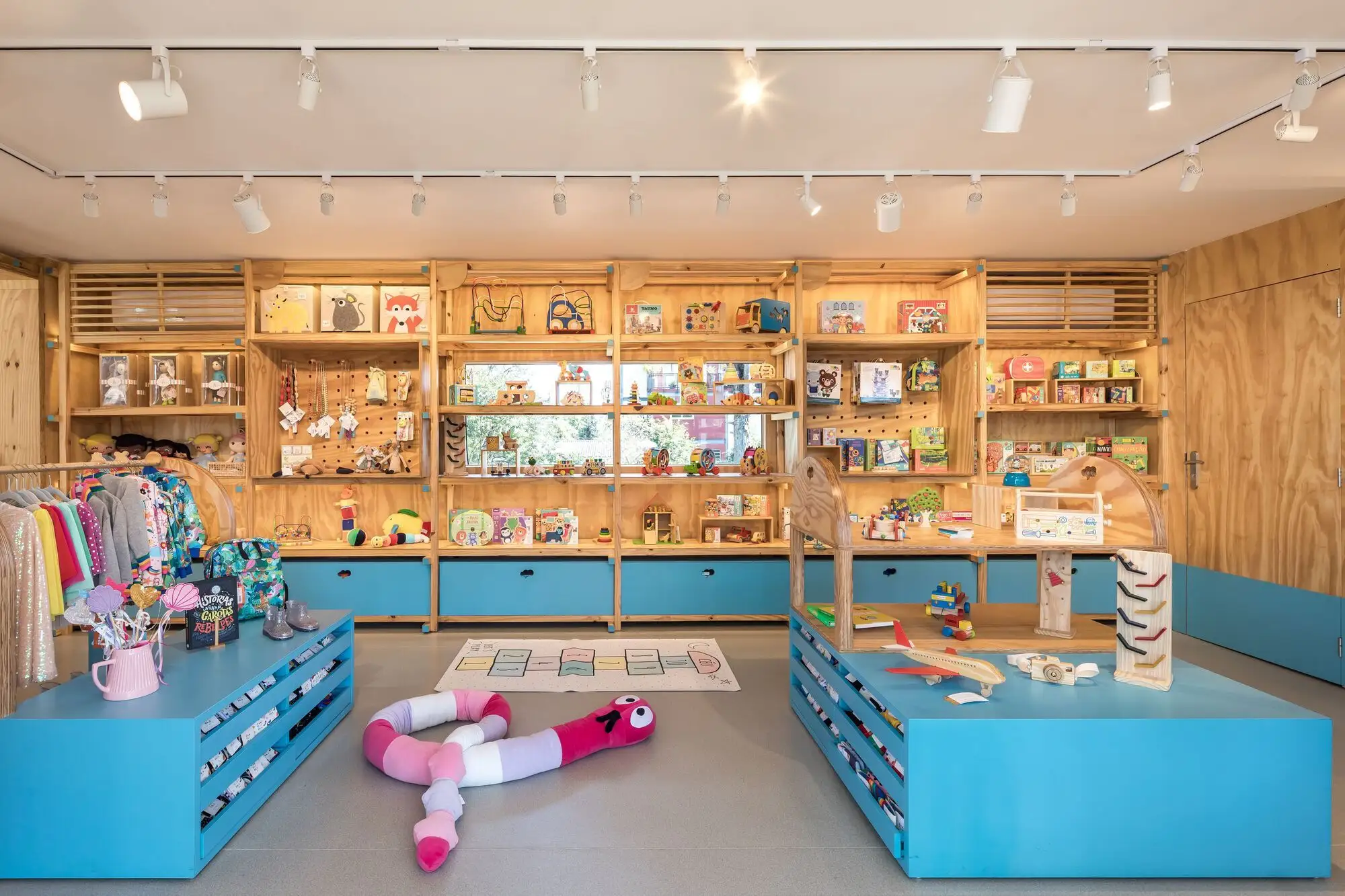 Garimpê 商店扩建项目 Kenji Okabaiasse   Takah arquitetura_1175277_5.webp