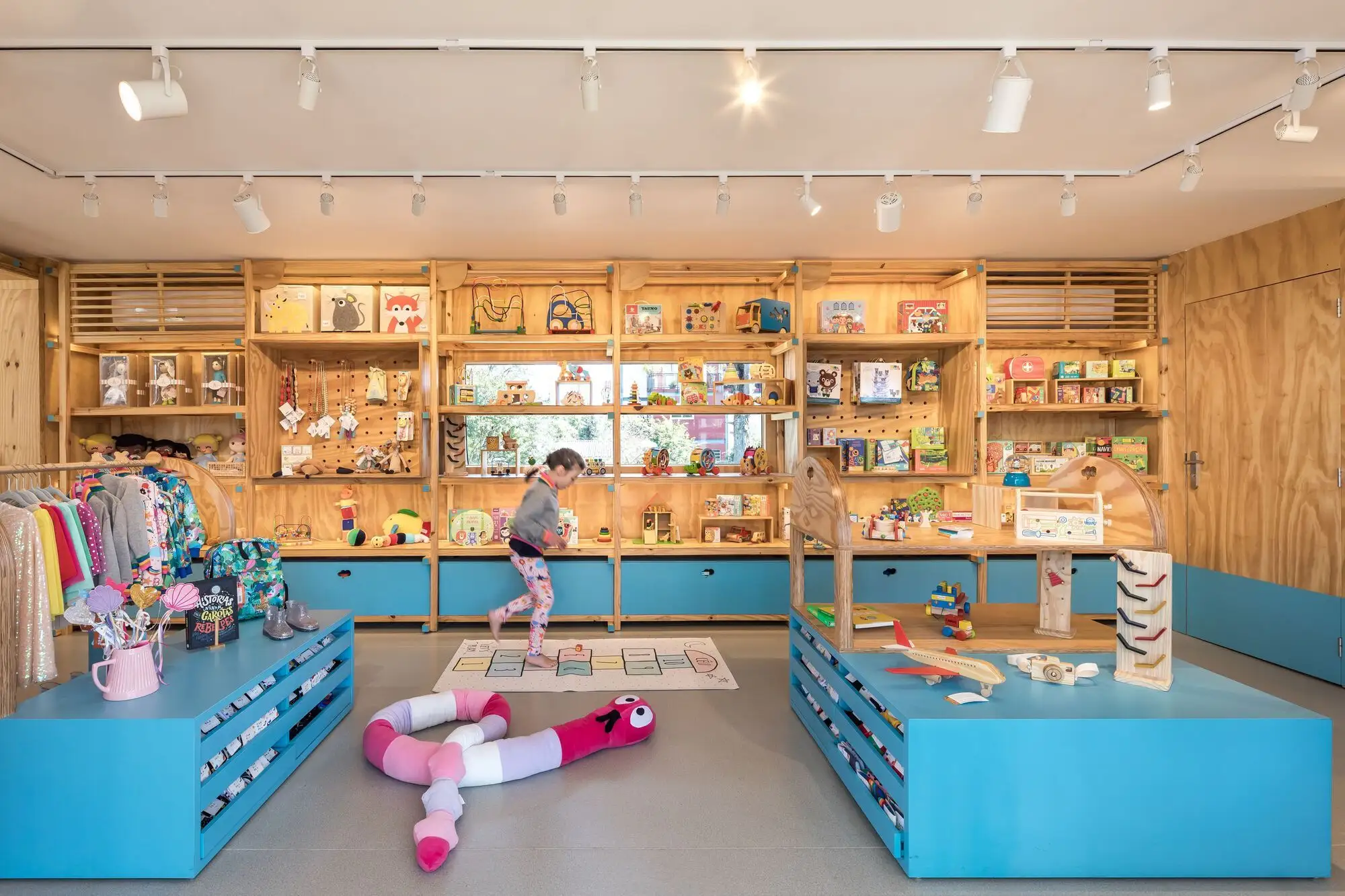 Garimpê 商店扩建项目 Kenji Okabaiasse   Takah arquitetura_1175277_7.webp