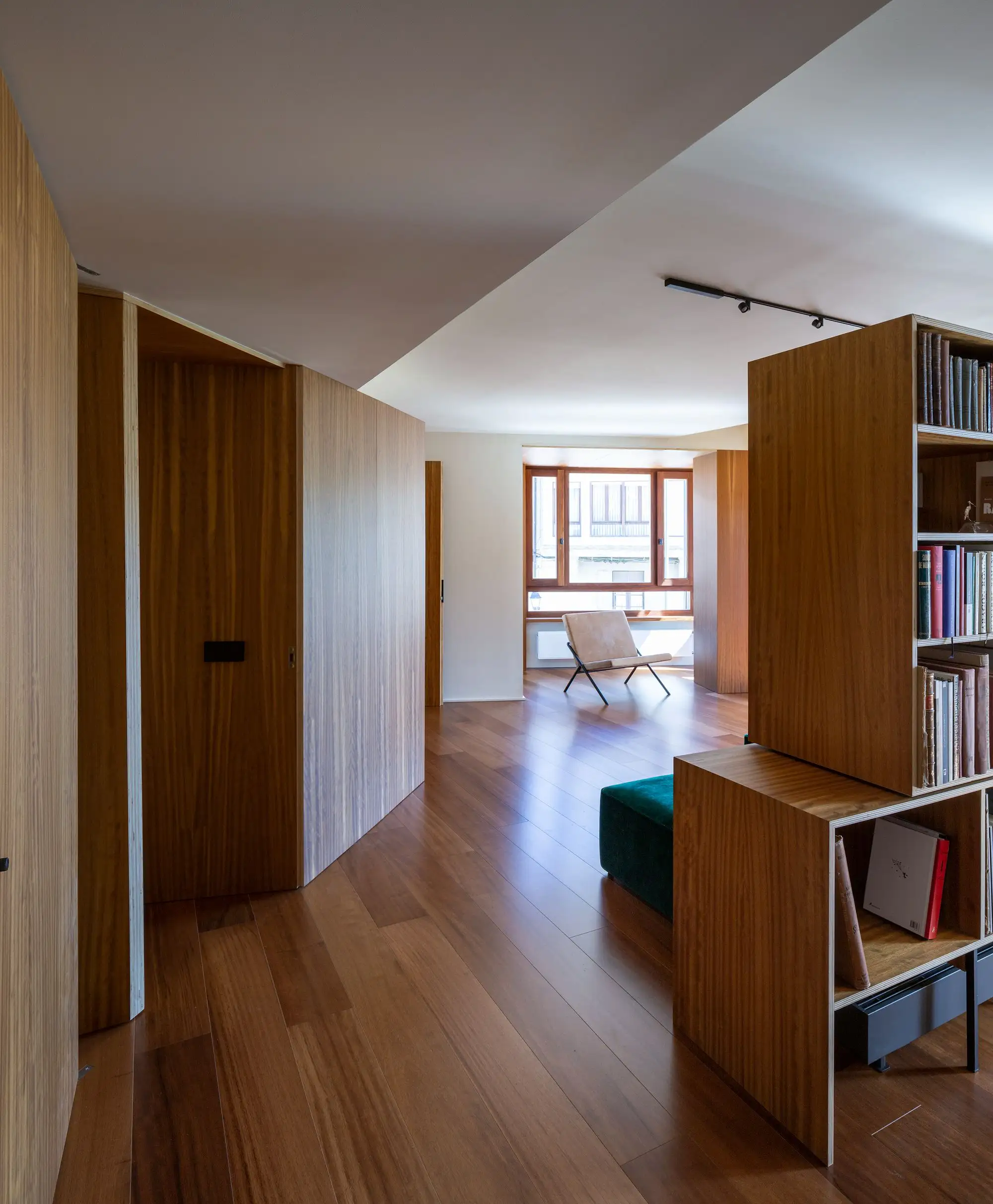 J2Em – 转角公寓改造 MID estudio_1177543_11.webp