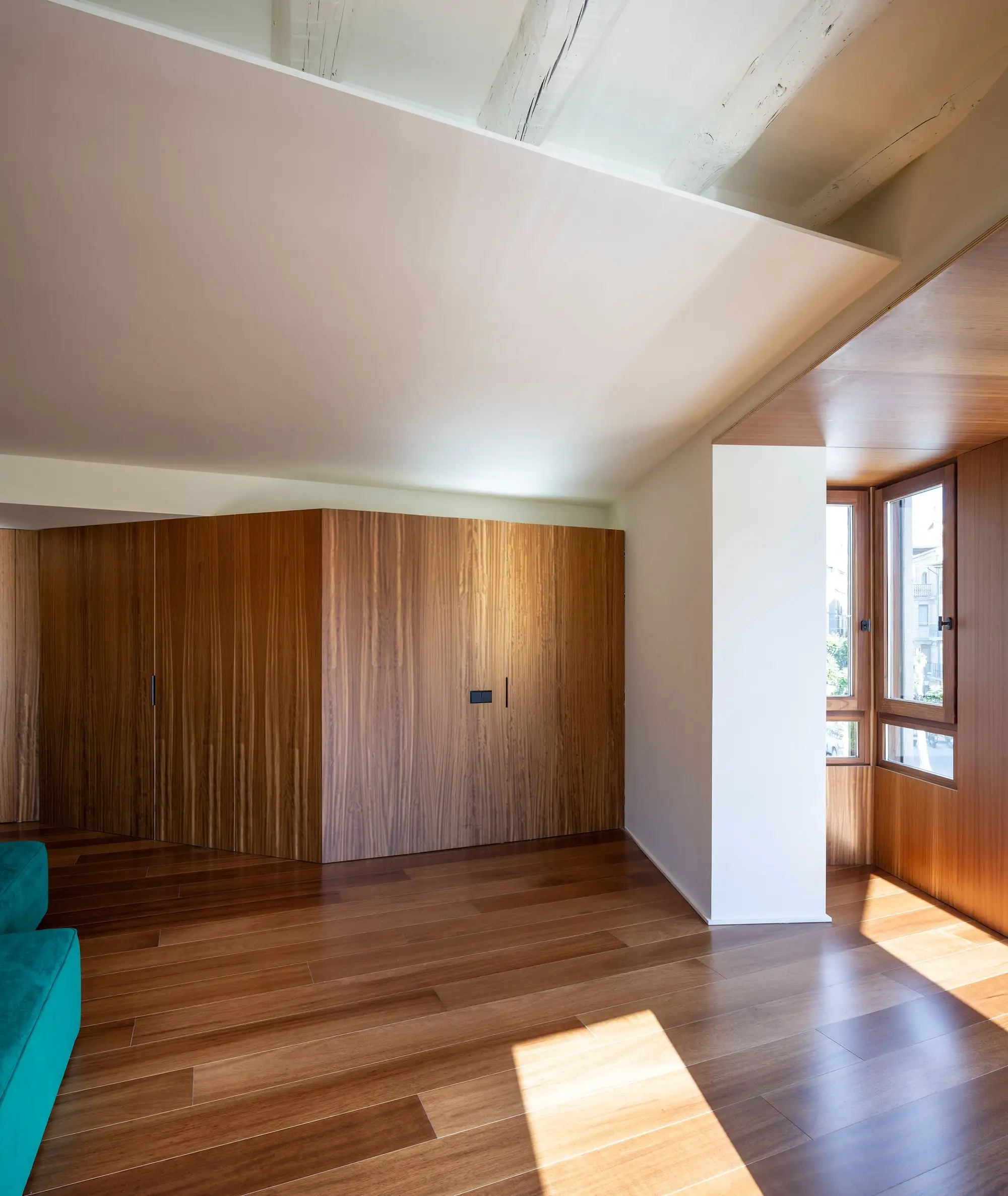 J2Em – 转角公寓改造 MID estudio_1177543_13.webp