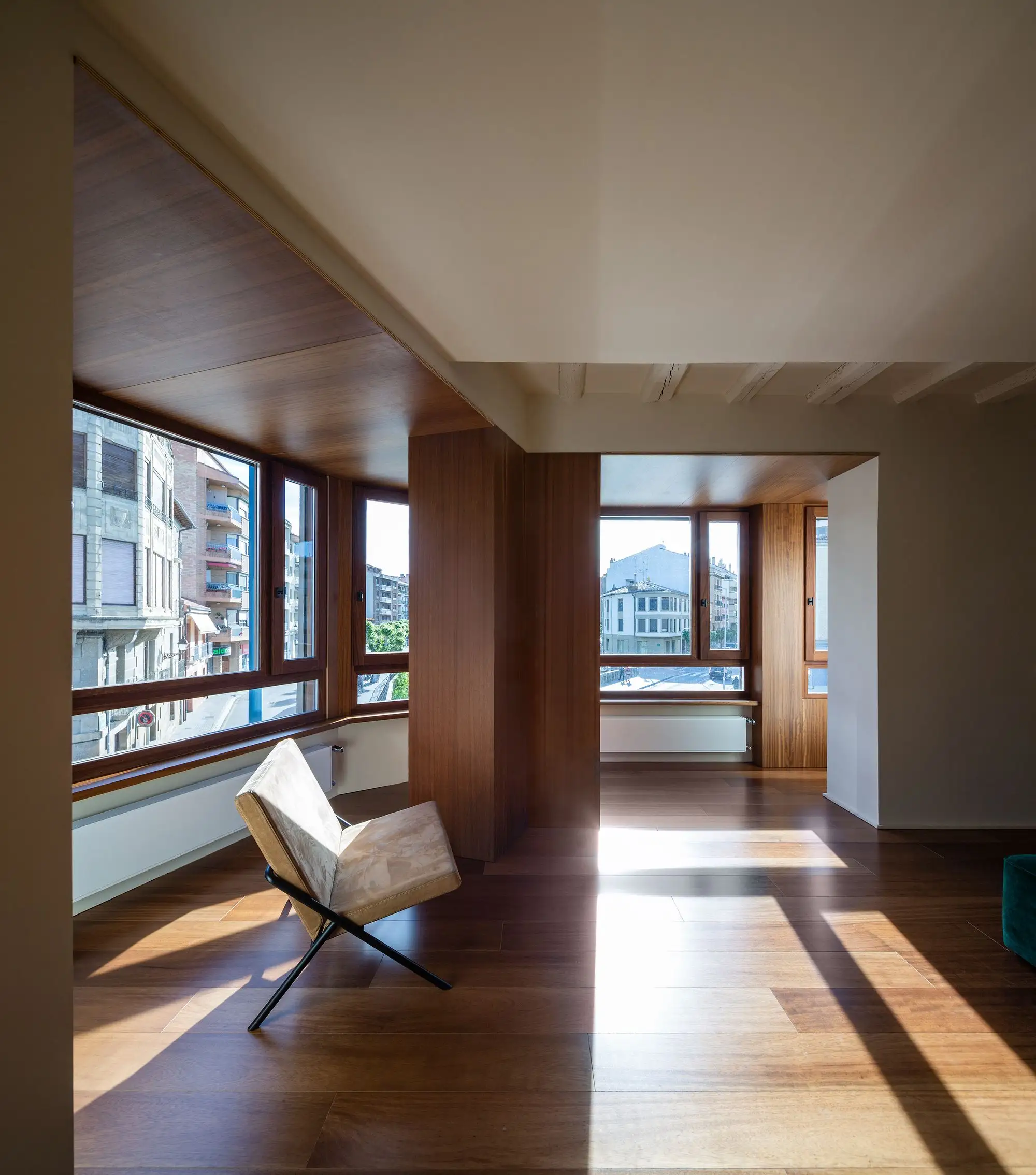 J2Em – 转角公寓改造 MID estudio_1177543_3.webp