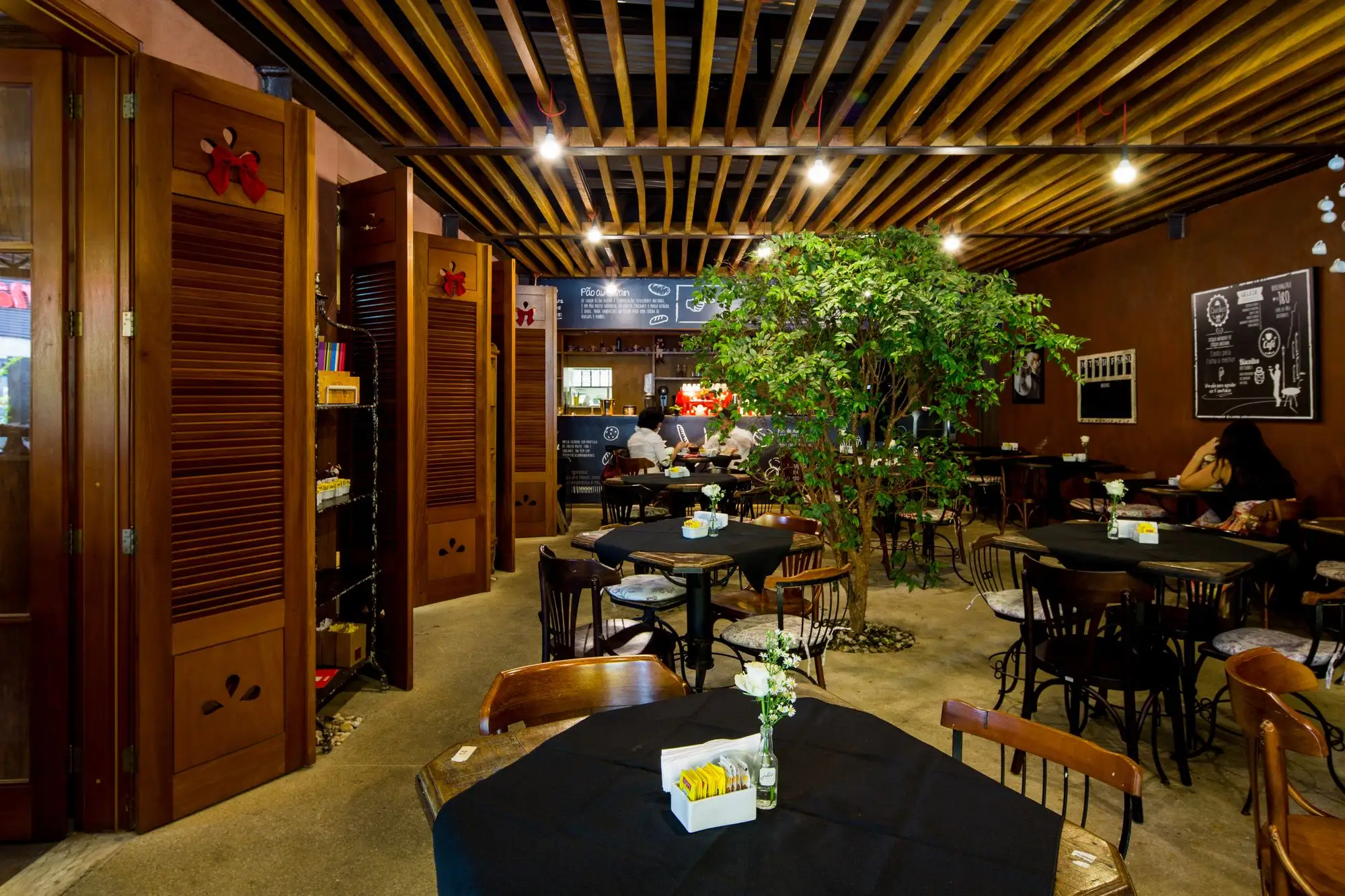Julice Boulangère Pinheiros 餐厅 StudioARQBR Arquitetos Associ_1180754_24.webp