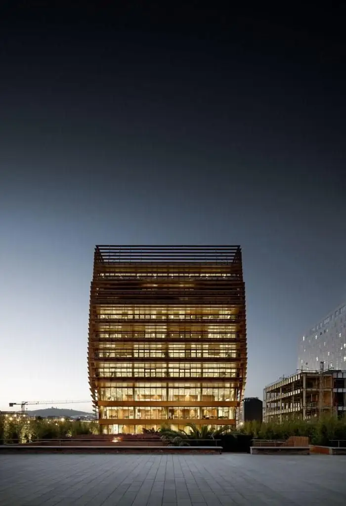 TMC总部大楼，巴塞罗那 Batlle Roig Architects_05.webp
