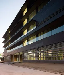 世贸中心阿尔梅达园区办公楼，巴塞罗那 Mateo Arquitectura_05
