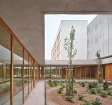 57套保障性住宅、日间照料中心与社区空间，埃斯莫利纳尔，帕尔马·德马略卡 Javier de las Heras Sol_1175658_14