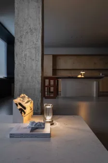 回归本原办公室，广东 由里空间设计_20