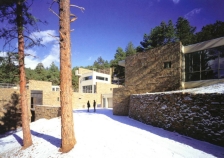 落基山脉的别墅(HOUSE IN THE ROCKY MOUNTAINS)