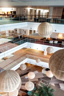 Desigual品牌办公楼，巴塞罗那 TURULL SÖRSENSEN ARQUITECTOS_04